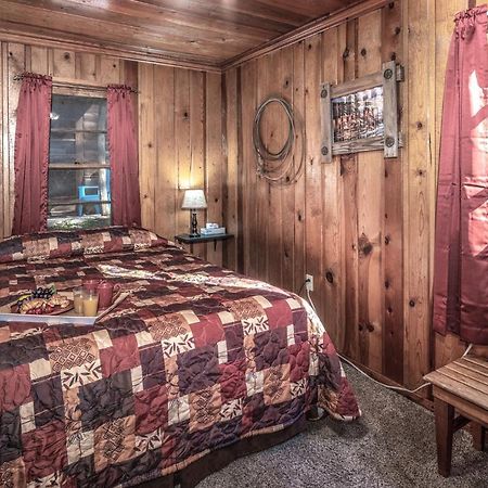 Apache Village 5, Queen Bed, Midtown, Sleeps 2 Руидозо Экстерьер фото