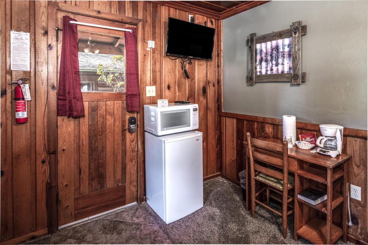 Apache Village 5, Queen Bed, Midtown, Sleeps 2 Руидозо Экстерьер фото