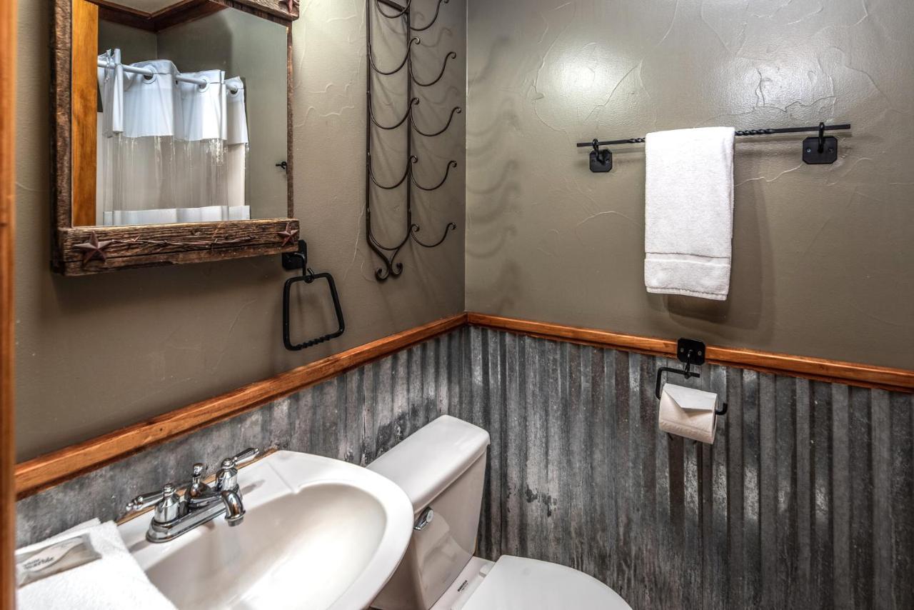 Apache Village 5, Queen Bed, Midtown, Sleeps 2 Руидозо Экстерьер фото